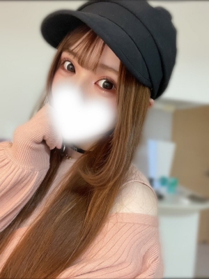 チョー愛嬌満点♬　エロエロプレイ好評で色白Fカップ美巨乳！　ご予約受付中！